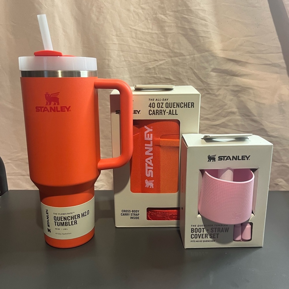 Stanley Coral Quencher H2.0 40oz Tumbler Bundle Carry-All Boot Straw Cover NEW - Picture 2 of 8